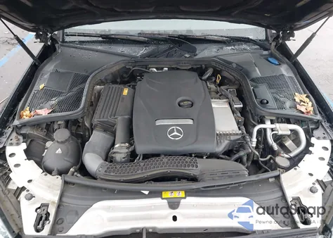 2017 Mercedes-Benz C 300 z USA, uszkodzony, nr VIN WDDWJ4JB7HF585480